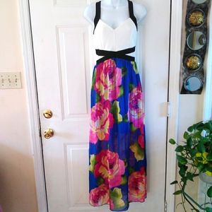 Royal T Collection Floral Print and White Maxi Dress. Size M